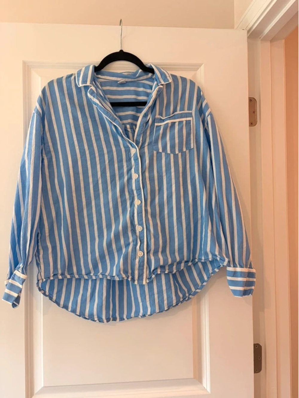 Old Navy Blue & White Striped Button Down Shirt Size Medium
